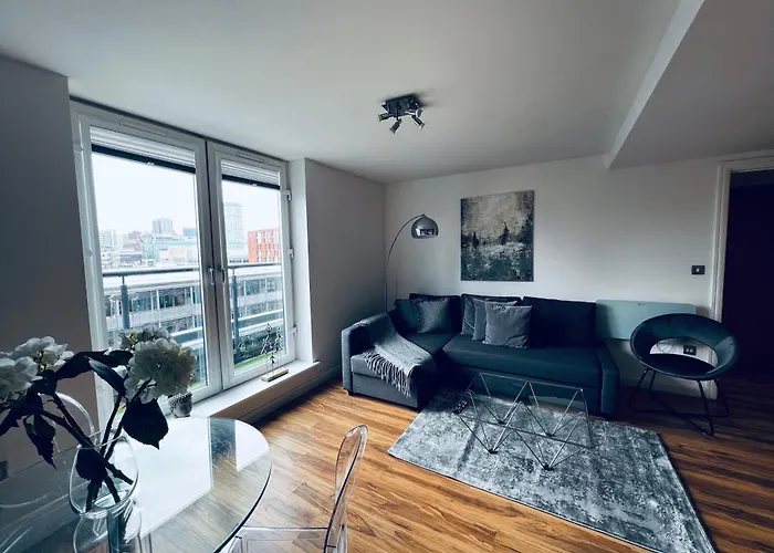 Penthouse Birmingham City View